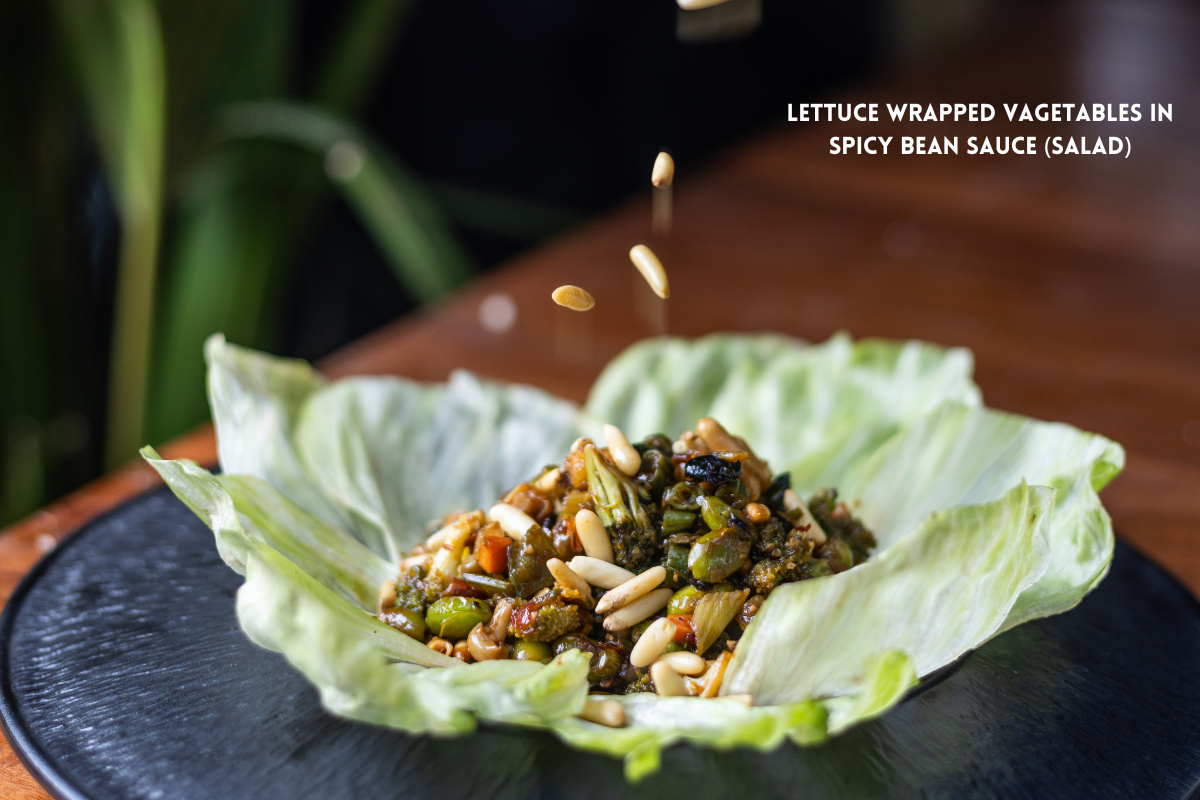 Lettuce Wrapped Vagetables in Spicy Bean Sauce (salad)